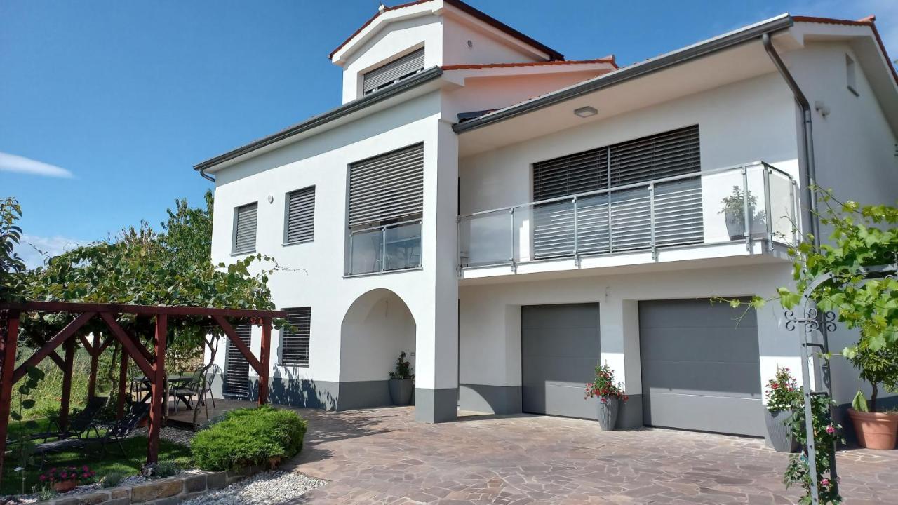 Apartma Nona Roza زْغورنيي سْكوفييي المظهر الخارجي الصورة