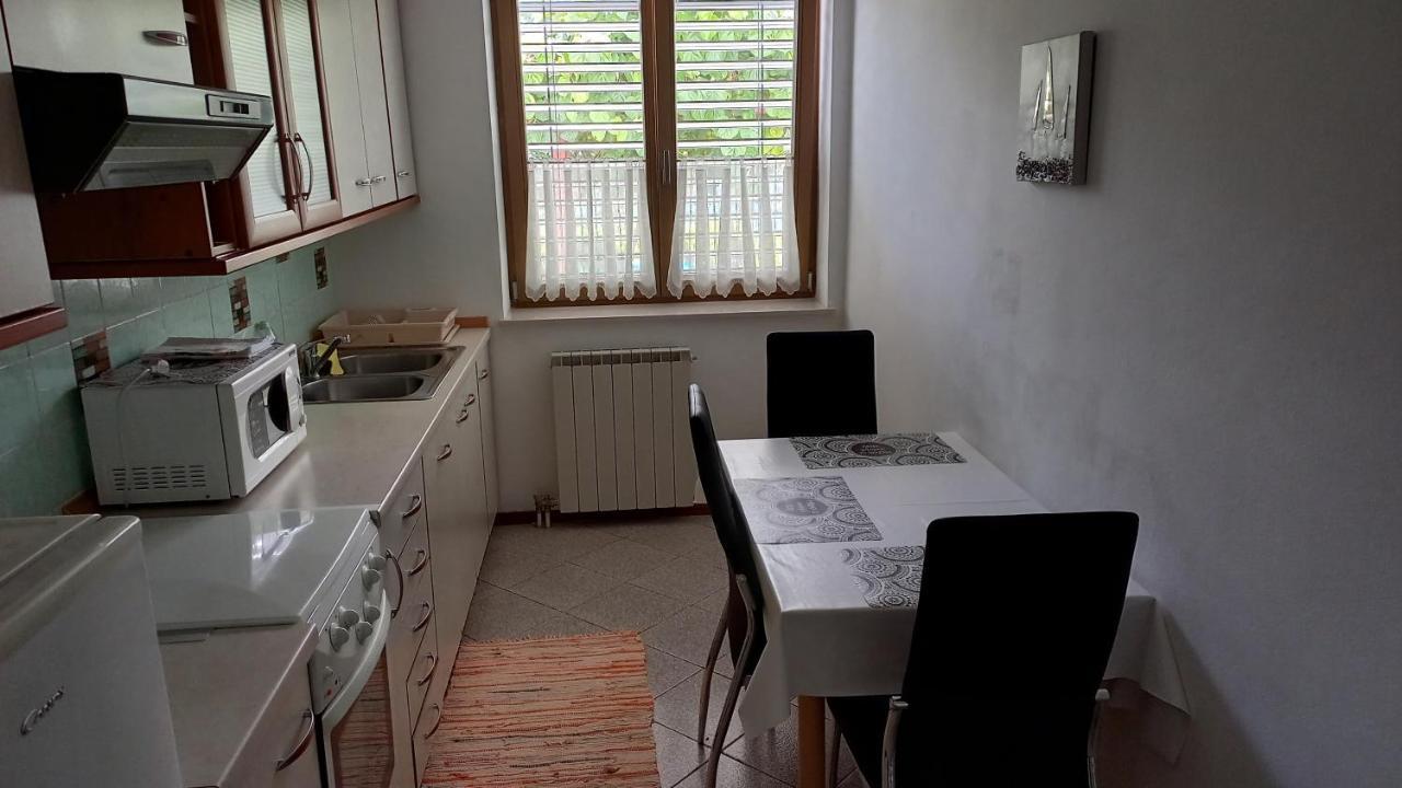 Apartma Nona Roza زْغورنيي سْكوفييي المظهر الخارجي الصورة